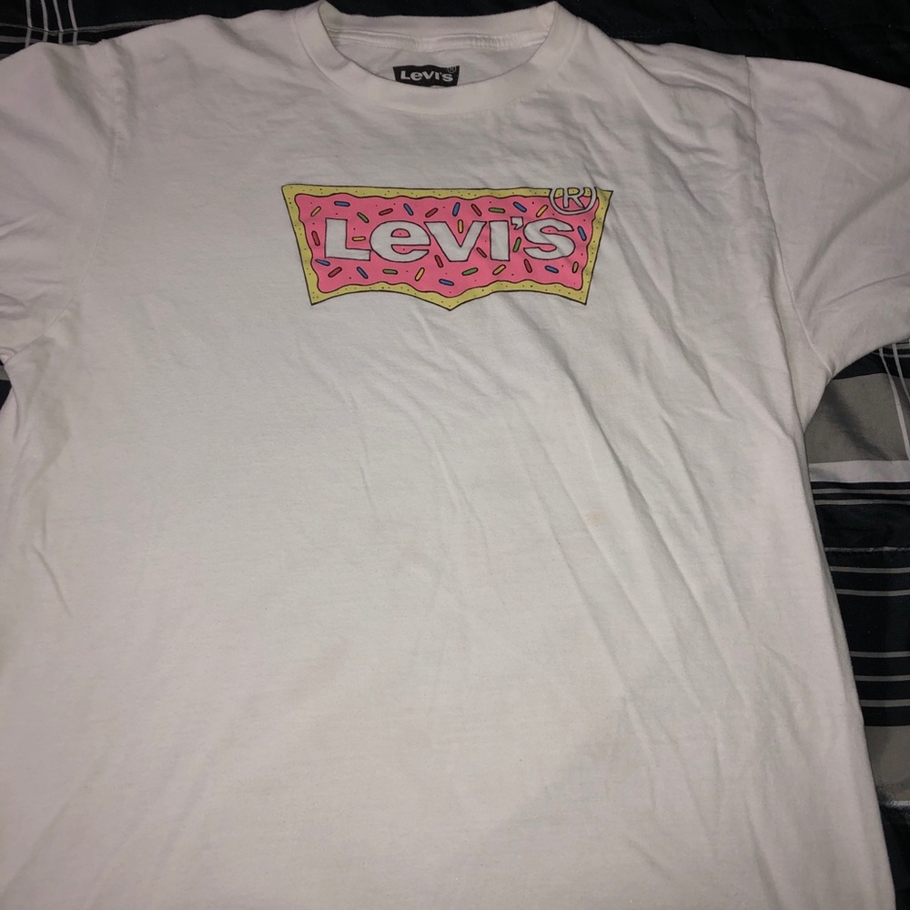 Levi’s T-shirt